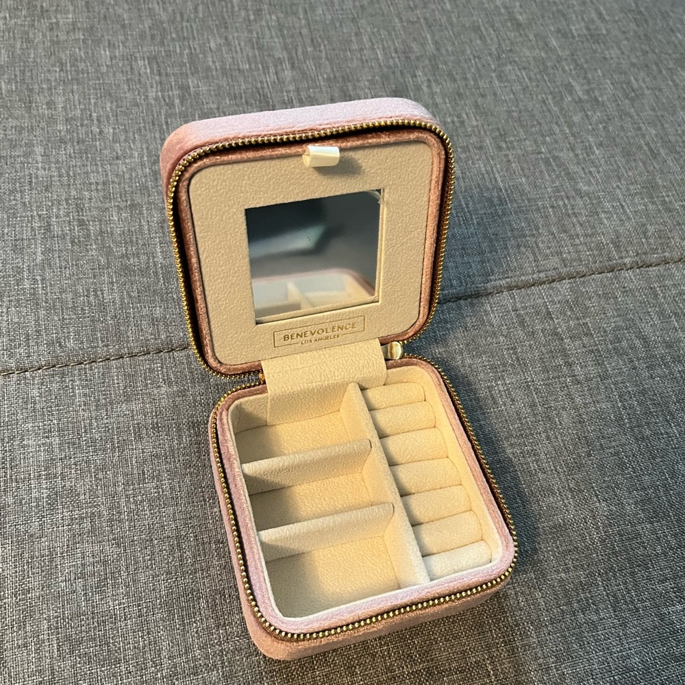 New Pink Velvety Jewelry Travel Case